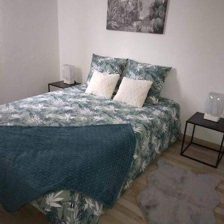 Appartement Cosy Avec Terrasse Vaux-Sur-Seine ภายนอก รูปภาพ