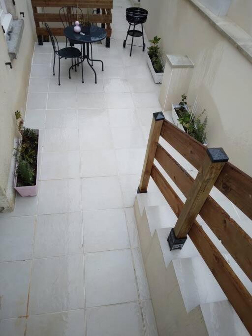Appartement Cosy Avec Terrasse Vaux-Sur-Seine ภายนอก รูปภาพ